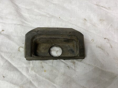 Kofferklep slot rubber  links  onderzijde 924/944