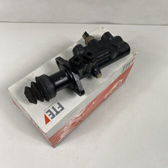 NOS 911/914 hoofdrem cilinder 19 mm