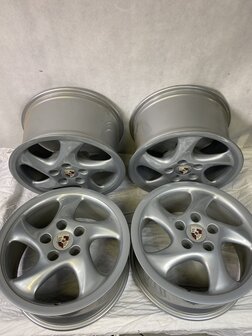 OEM 993 Turbo velgen set &quot;Hollow Spoke&quot;  8j x18 et52 &amp; 10j x18 et40 