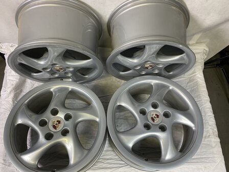 OEM 993 Turbo velgen set &quot;Hollow Spoke&quot;  8j x18 et52 &amp; 10j x18 et40 