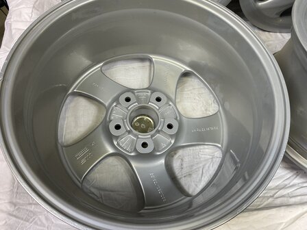 OEM 993 Turbo velgen set &quot;Hollow Spoke&quot;  8j x18 et52 &amp; 10j x18 et40 