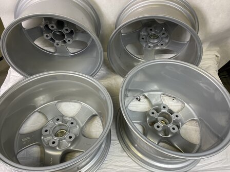 OEM 993 Turbo velgen set &quot;Hollow Spoke&quot;  8j x18 et52 &amp; 10j x18 et40 