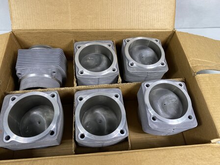 NOS OEM 911 3.2 cilinder set Mahle 231 PK