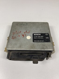944 type 2  1985  DME Computer Bosch 0261200057