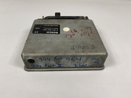 944 type 2  1985  DME Computer Bosch 0261200057