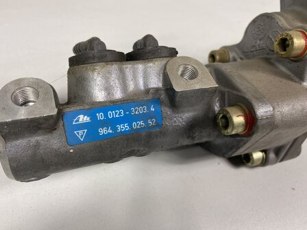 964 C4 hoofdremcilinder / booster
