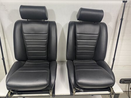 911 S &amp; Carrera RS  Recaro  1970-1973 stoelenset (L&amp;R) gerestaureerd zwart leder (alleen Afhalen)