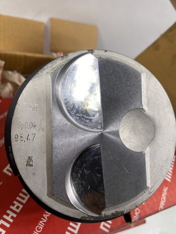 NOS 928 4,5 liter overmaat zuigers set  & zuigerveren 95,51 mm