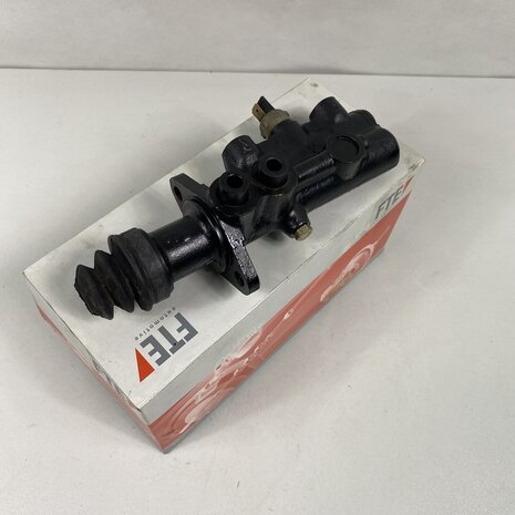 NOS 911/914 hoofdrem cilinder 19 mm