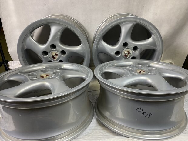 OEM 993 Turbo velgen set "Hollow Spoke"  8j x18 et52 & 10j x18 et40 