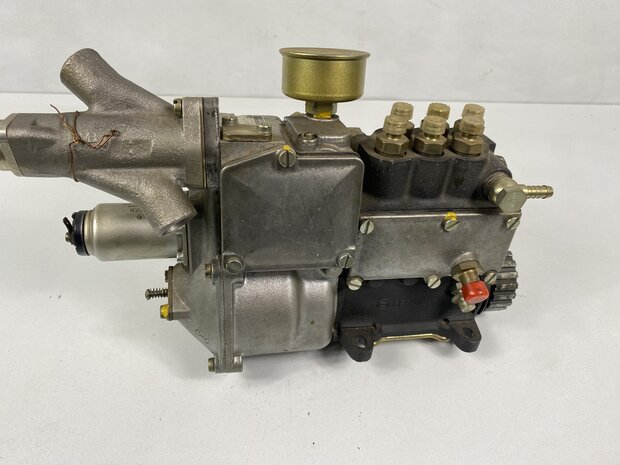 911 E 2.4 liter MFI inspuitpomp gereviseerd  (Bosch 014)