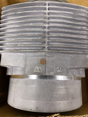 NOS OEM 911 3.2 cilinder set Mahle 231 PK