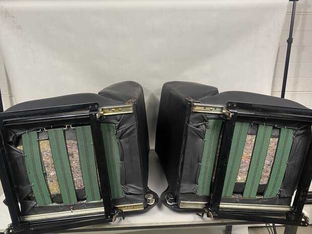 911 S & Carrera RS  Recaro  1970-1973 stoelenset (L&R) gerestaureerd zwart leder (alleen Afhalen)